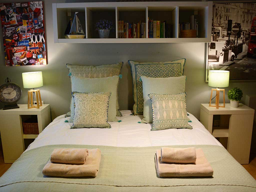 Location de Villa à Barcelone au bord de la mer: chambre pour deux personnes avec lit double