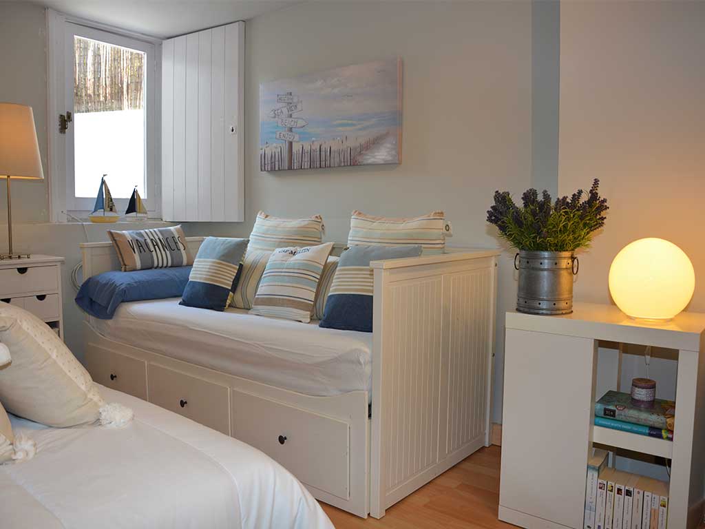 Location de Villa à Barcelone au bord de la mer: chambre pour deux personnes avec lits individuels