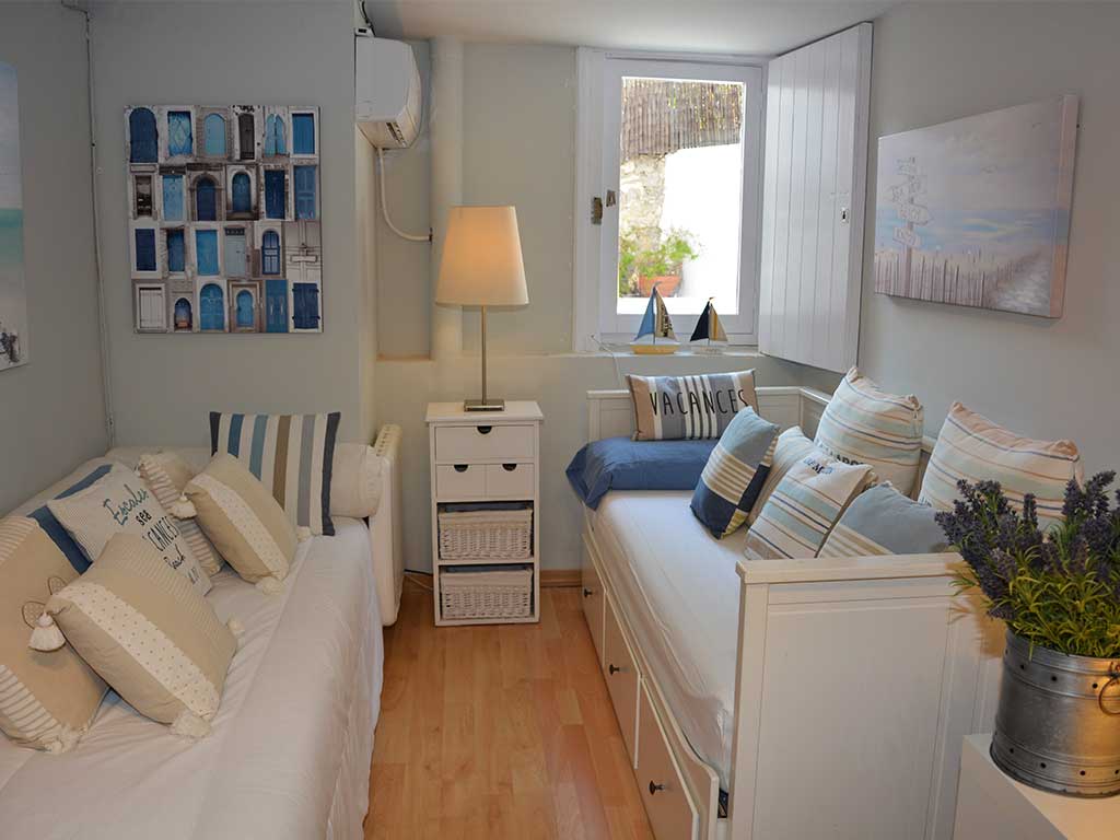 Location de Villa à Barcelone au bord de la mer: chambre double avec lits séparés