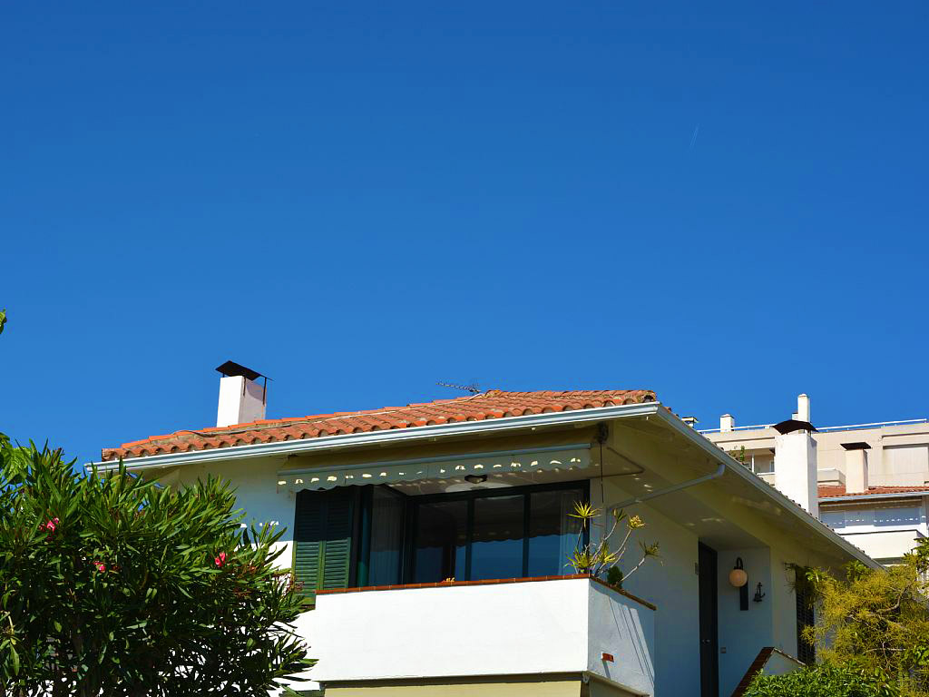 Appartement à louer à Sitges: façade vitrée